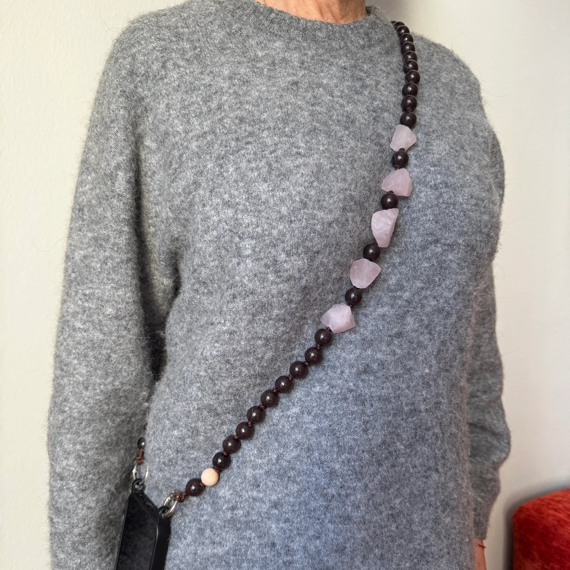 model is 164cm and wears 120cm crossbody upbeads with rose quarz chunks